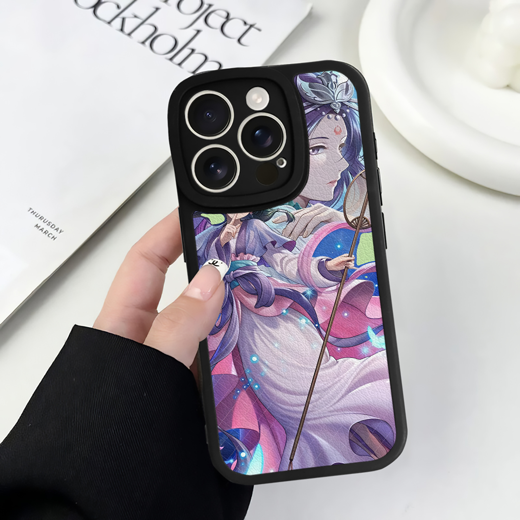 薬屋のひとりごと The Apothecary Diaries 【iPhone 16シリーズ対応】シリコンスマホケース（レザー調） 材質：シリコン